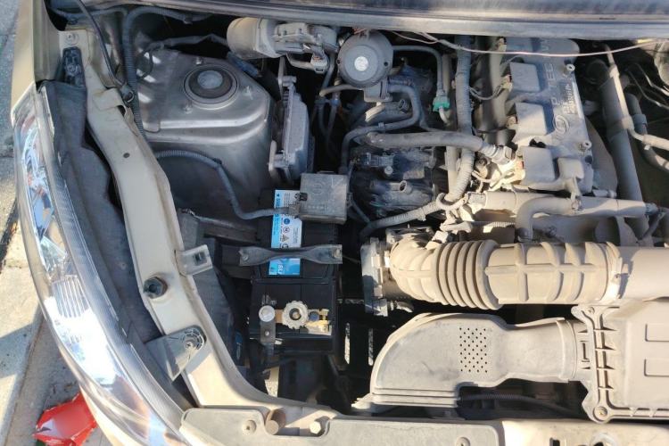 Used Wuling Rongguang V 2018 1.5L Standard Version Engine Bay Right