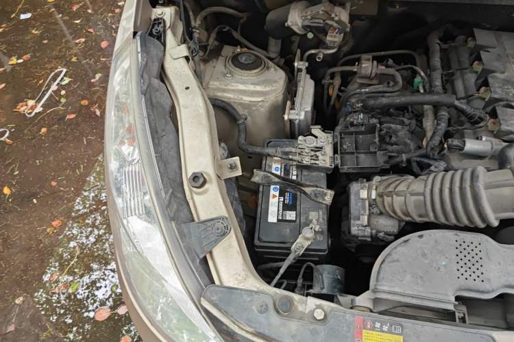 Used Wuling Rongguang V 2018 1.5L Standard Version Engine Bay Right