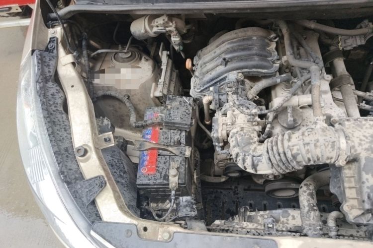 Used Wuling Rongguang V 2018 1.2L Standard Model Engine Bay Right