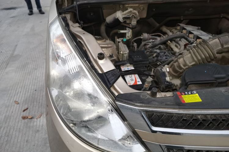 Used Wuling Rongguang V 2018 1.5L Standard Version Engine Bay Right