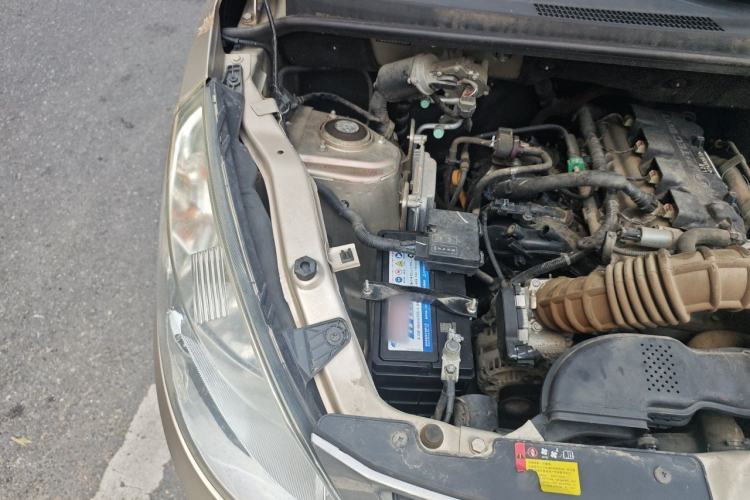 Used Wuling Rongguang V 2018 1.5L Standard Version Engine Bay Right