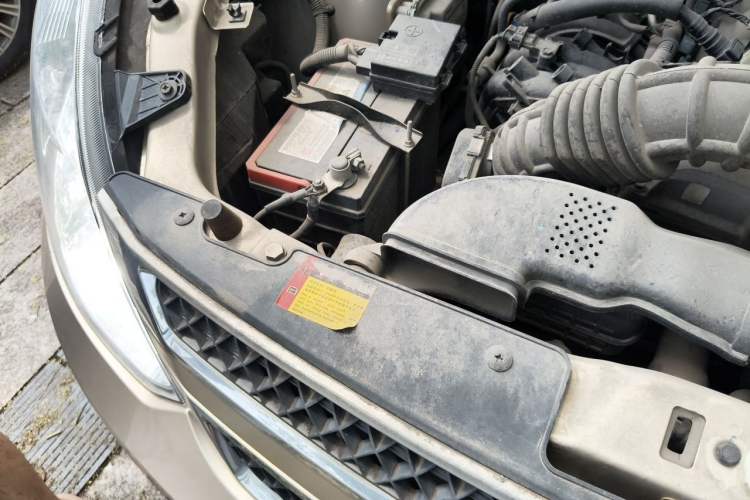 Used Wuling Rongguang V 2018 1.5L Standard Version Engine Bay Right