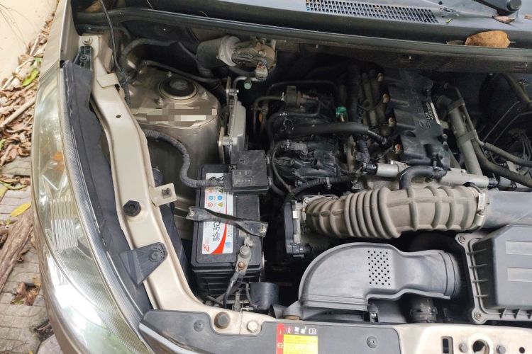 Used Wuling Rongguang V 2018 1.5L Standard Version Engine Bay Right