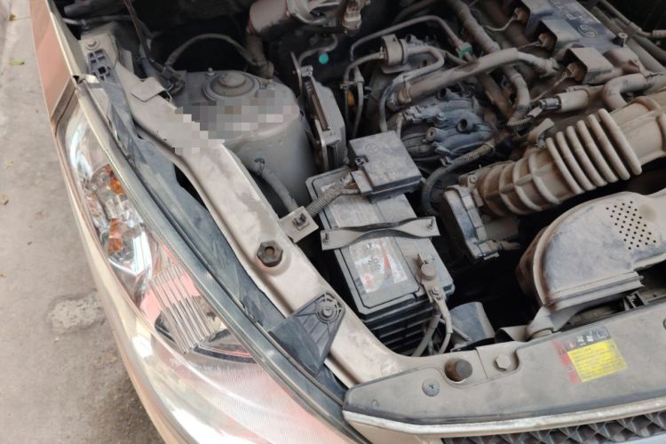 Used Wuling Rongguang V 2018 1.5L Standard Version Engine Bay Right