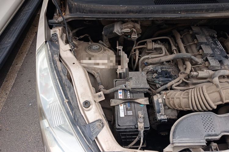 Used Wuling Rongguang V 2018 1.5L Standard Version Engine Bay Right