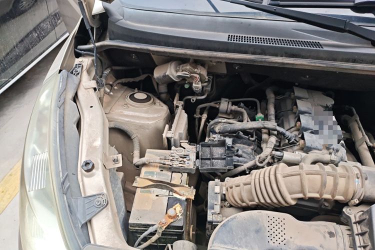 Used Wuling Rongguang V 2018 1.5L Standard Version Engine Bay Right