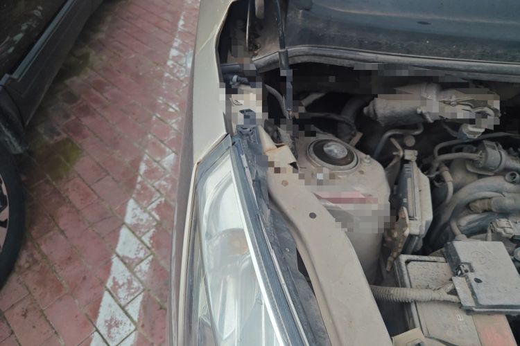 Used Wuling Rongguang V 2018 1.5L Practical Version Engine Bay Right