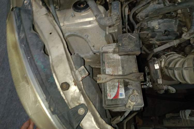 Used Wuling Rongguang V 2018 1.5L Practical Version Engine Bay Right