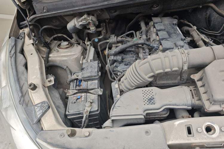 Used Wuling Rongguang V 2018 1.5L Practical Version Engine Bay Right