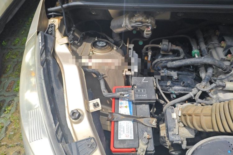 Used Wuling Rongguang V 2018 1.5L Standard Version Engine Bay Right