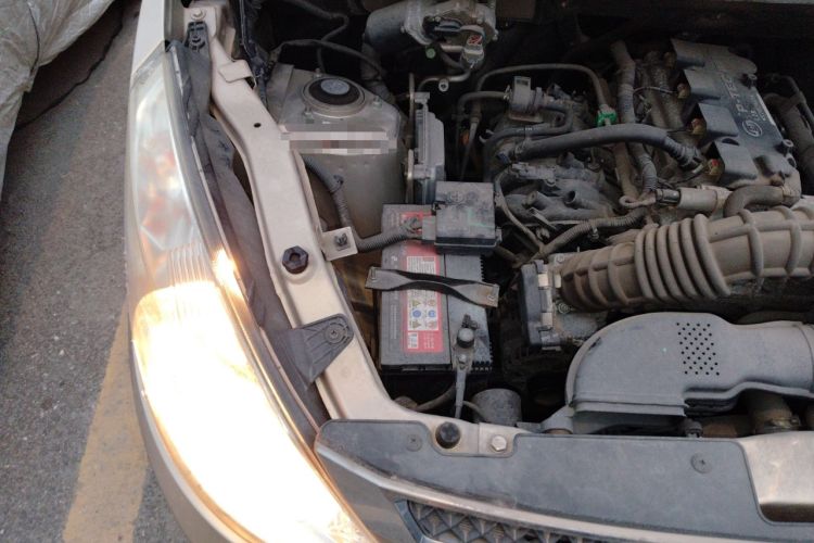 Used Wuling Rongguang V 2018 1.5L Standard Version Engine Bay Right