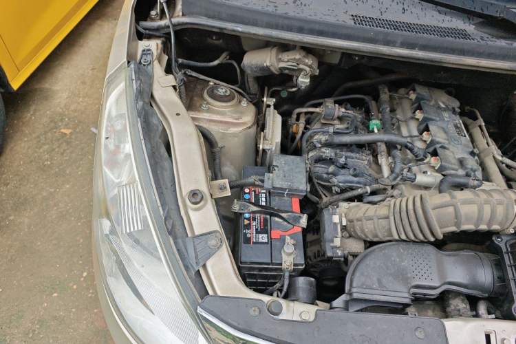 Used Wuling Rongguang V 2018 1.5L Standard Version Engine Bay Right