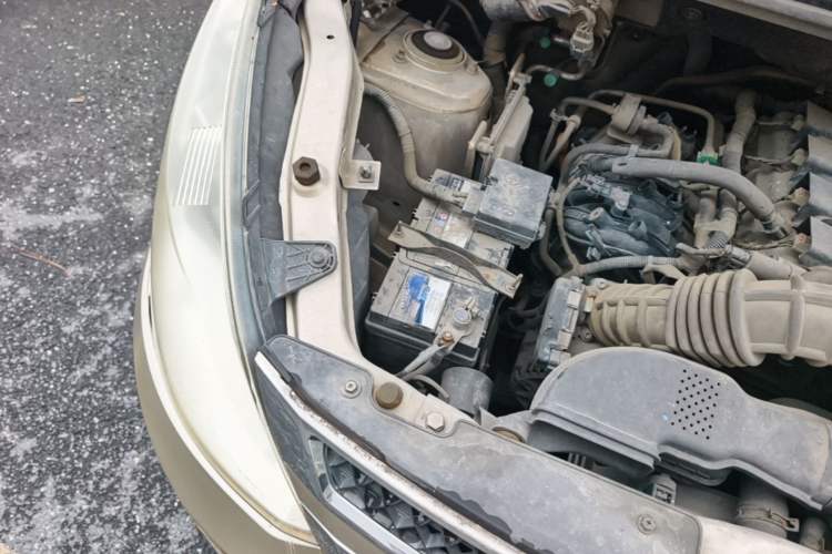 Used Wuling Rongguang V 2018 1.5L Standard Version Engine Bay Right