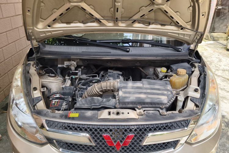 Used Wuling Rongguang V 2018 1.5L Standard Version Engine Bay