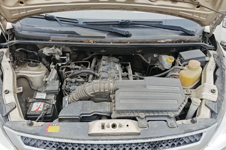 Used Wuling Rongguang V 2018 1.5L Practical Version Engine Bay