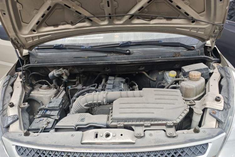 Used Wuling Rongguang V 2018 1.5L Practical Version Engine Bay