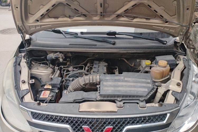 Used Wuling Rongguang V 2018 1.5L Standard Version Engine Bay