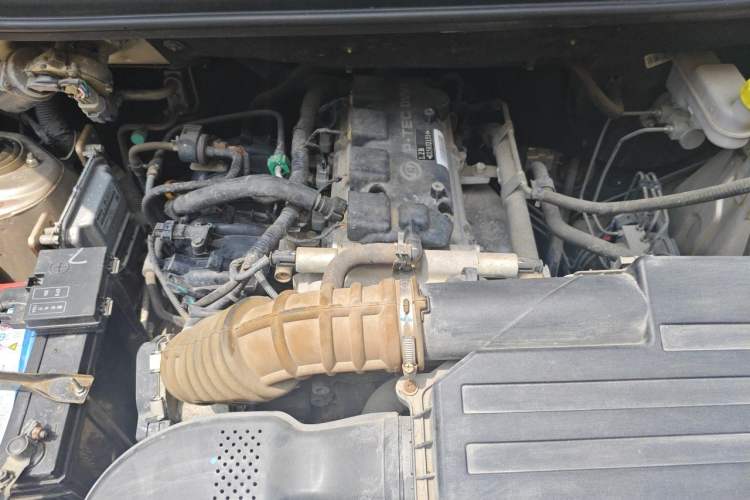 Used Wuling Rongguang V 2018 1.5L Standard Version Engine Bay