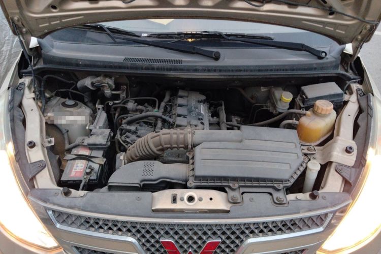 Used Wuling Rongguang V 2018 1.5L Standard Version Engine Bay