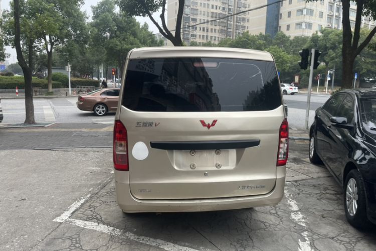 Used Wuling Rongguang V 2018 1.5L Practical Version Exterior 2