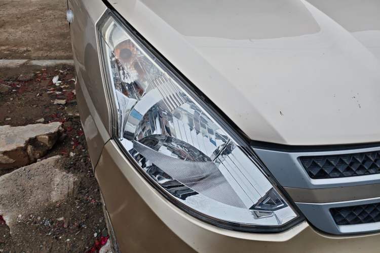 Used Wuling Rongguang V 2018 1.5L Practical Version Exterior 6