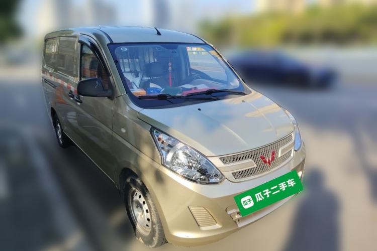 Used Wuling Rongguang V 2018 1.5L Standard Version Front Right 45 Deg