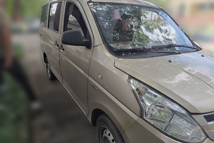 Used Wuling Rongguang V 2018 1.5L Practical Version Front Right 45 Deg