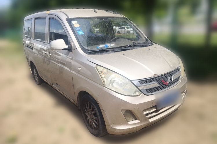 Used Wuling Rongguang V 2018 1.5L Practical Version Front Right 45 Deg