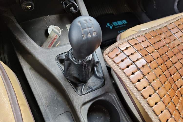 Used Wuling Rongguang V 2018 1.5L Standard Version Gear Lever