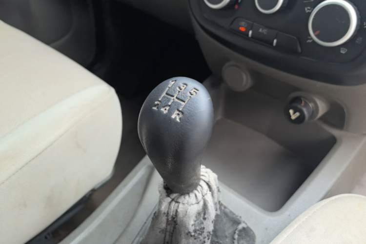 Used Wuling Rongguang V 2018 1.5L Practical Version Gear Lever
