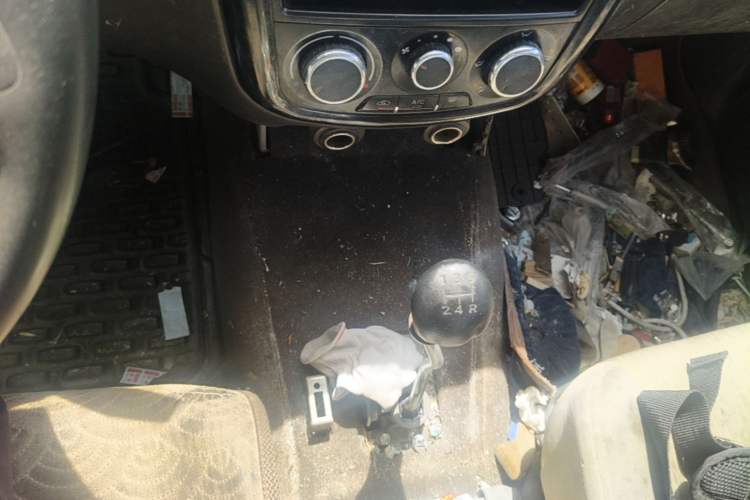 Used Wuling Rongguang V 2018 1.5L Practical Version Gear Lever
