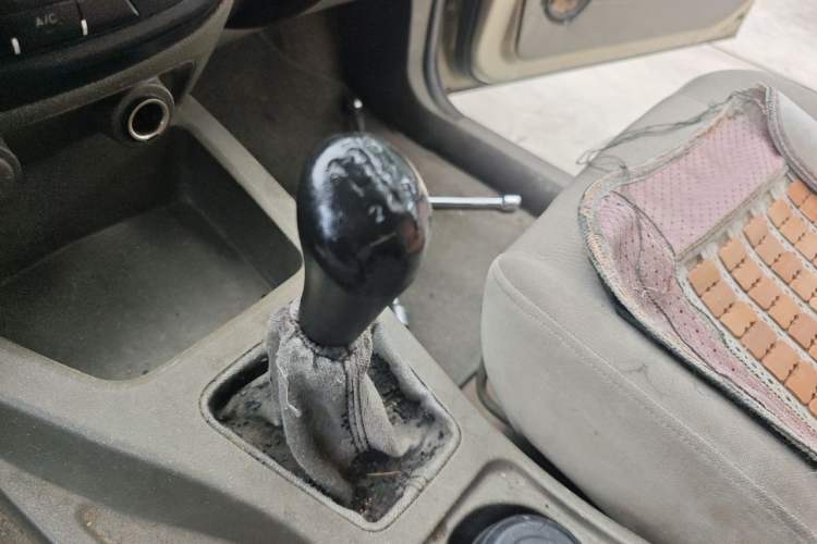 Used Wuling Rongguang V 2018 1.5L Practical Version Gear Lever