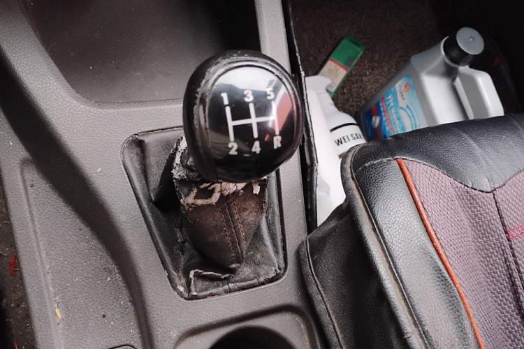 Used Wuling Rongguang V 2018 1.5L Standard Version Gear Lever
