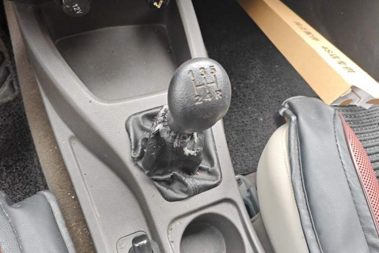 Used Wuling Rongguang V 2018 1.5L Standard Version Gear Lever