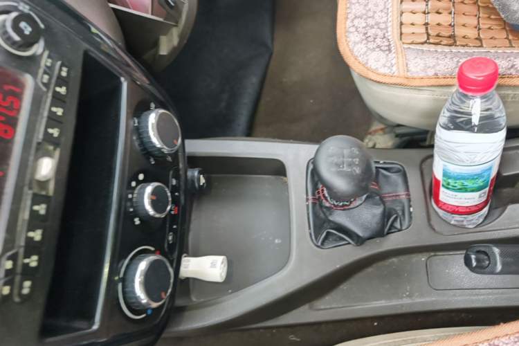 Used Wuling Rongguang V 2018 1.5L Standard Version Gear Lever