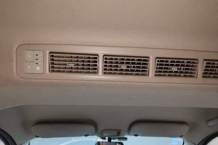 Used Wuling Rongguang V 2018 1.2L Standard Model Headliner