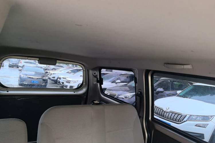 Used Wuling Rongguang V 2018 1.5L Practical Version Headliner