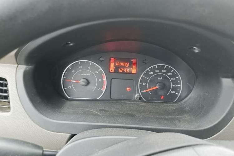 Used Wuling Rongguang V 2018 1.5L Practical Version Instrument Cluster