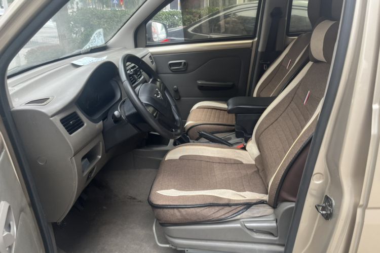 Used Wuling Rongguang V 2018 1.5L Practical Version Interior 1