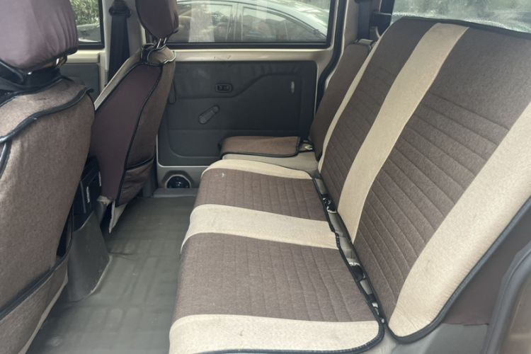 Used Wuling Rongguang V 2018 1.5L Practical Version Interior 2