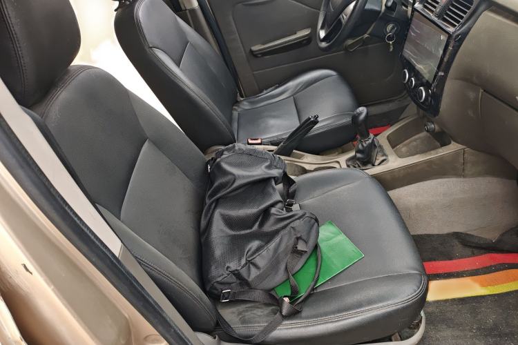 Used Wuling Rongguang V 2018 1.5L Practical Version Interior 4