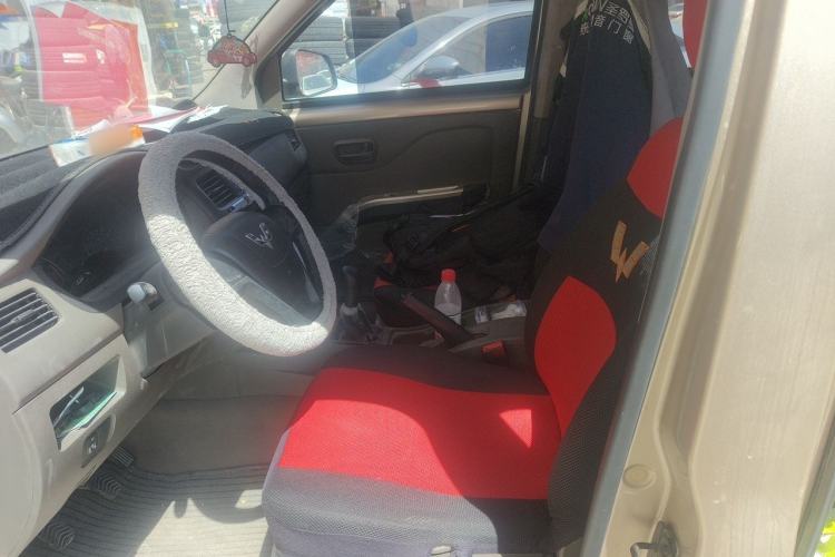 Used Wuling Rongguang V 2018 1.5L Practical Version Left Front Seat