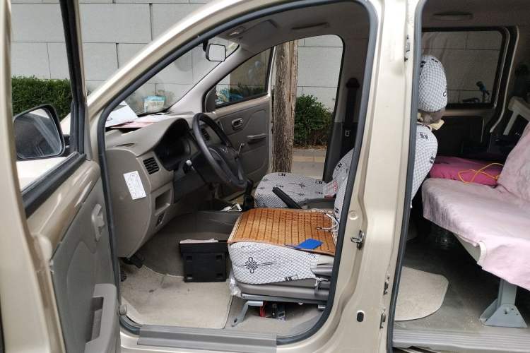 Used Wuling Rongguang V 2018 1.5L Practical Version Left Front Seat