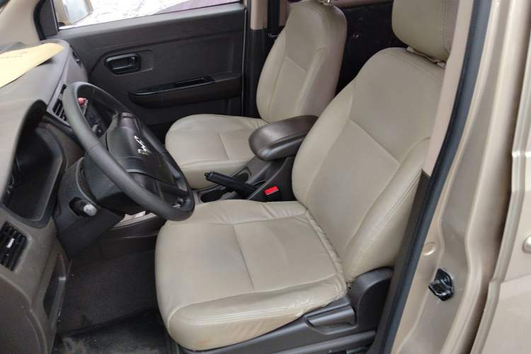 Used Wuling Rongguang V 2018 1.5L Standard Version Left Front Seat