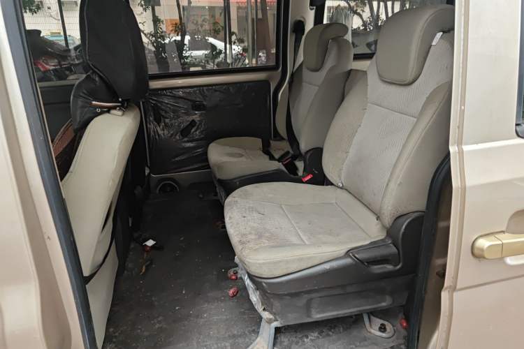 Used Wuling Rongguang V 2018 1.5L Standard Version Left Rear Seat