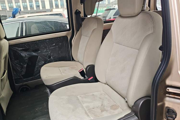 Used Wuling Rongguang V 2018 1.5L Standard Version Left Rear Seat