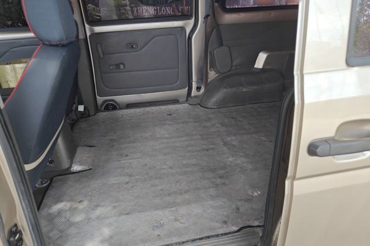 Used Wuling Rongguang V 2018 1.5L Practical Version Left Rear Seat