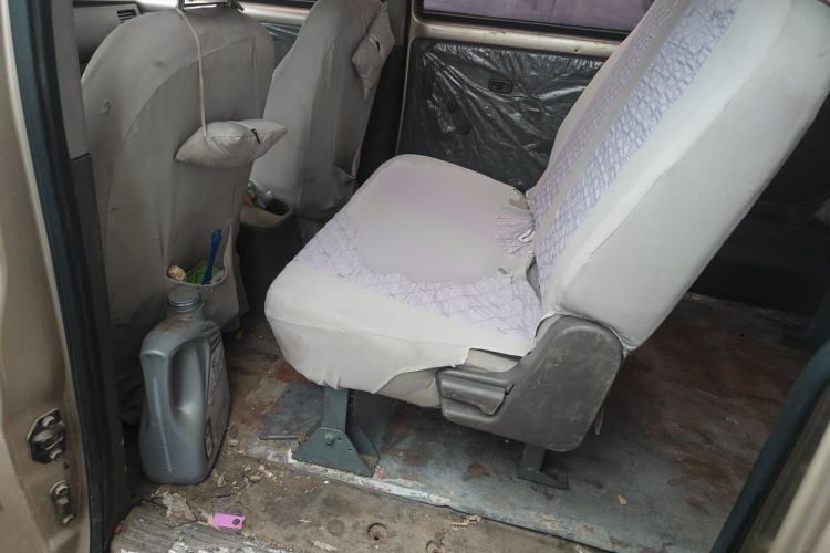 Used Wuling Rongguang V 2018 1.5L Practical Version Left Rear Seat
