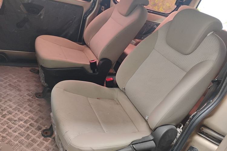 Used Wuling Rongguang V 2018 1.5L Standard Version Left Rear Seat