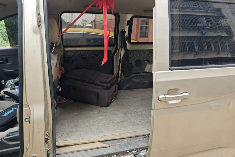 Used Wuling Rongguang V 2018 1.5L Standard Version Left Rear Seat